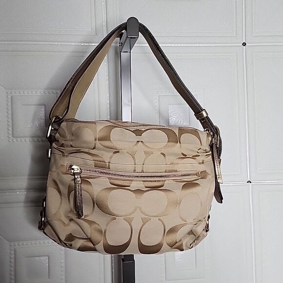 Coach Handbags - Vintage Coach handbag tan Colorblock